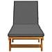 Lettino prendisole con ruote e cuscino grigio scuro in legno massello - Foto miniatura 4