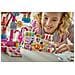 Friends 42700 Ruota Panoramica Dolci e Cupcake, Giocattolo con Giostra da Luna Park, 3 Mini Bamboline, Regalo Bambini 7+ - Foto miniatura 10