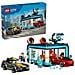 City 60497 Autolavaggio Drive-In Giocattolo con 2 Modellini di Auto, Funzione di Lavaggio e 4 Minifigure, Regalo da 6+ - Foto miniatura 3