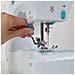 Macchina da Cucire Portatile P110 Funzionamento a Corrente o Batterie 12 Programmi Luce Integrata Pedale Incluso Colore Blu - Foto miniatura 5