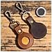Custodia Premium In Pelle Per Airtag Con Anello Portachiavi - Marrone Brown - Foto miniatura 3