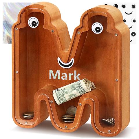 Salvadanaio A Forma Di Lettera M In Legno 20,6 X 4 X 23 Cm - Foto 1