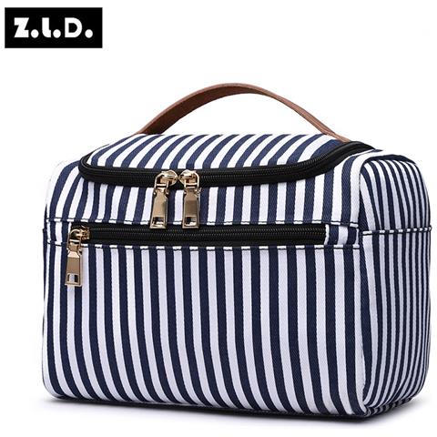 Borsa Da Trucco In Tela A Righe   Model 3 - Foto 4