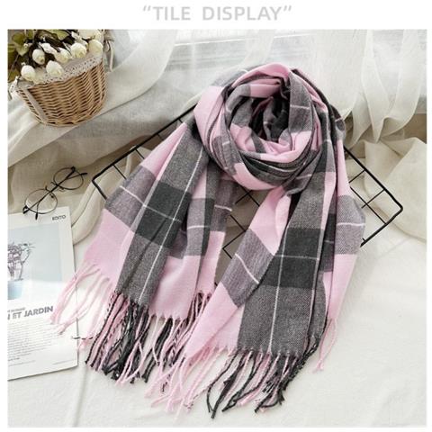 Sciarpa Tipo Cashmere Con Motivo A Quadri E Frange Intrecciate Pink - Foto 1