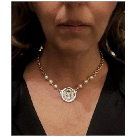 Collana Di Perle E Catena Con Moneta Centrale Placcata In Argento E Oro. - Foto 2