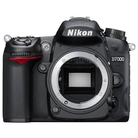 D7000 Body + SD 4 GB Risoluzione 16 Mpx Sensore esposimetro da 2.016 pixel Messa a fuoco a 39 punti Video Full HD Uscita HDMI - Foto 1