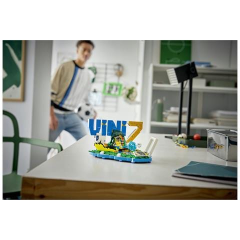 Editions 43027 Vini Jr. - Highlights Calcistici, Giocattolo 3D da Esposizione con Minifigure da Collezione, Regalo 10+ - Foto 32