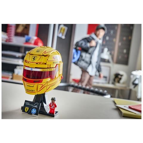 Editions 43022 Casco di Lewis Hamilton Scuderia Ferrari HP, con Minifigure F1 da Collezione, Regalo Ragazzi e Fan 14+ - Foto 32