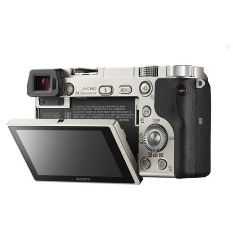 Alpha 6000 Silver Body Sensore CMOS Exmor 24 Mpx Display Filmati Full HD Wi-Fi NFC - Foto 2