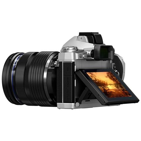 E-M1 Argento Sensore Live MOS Risoluzione 17.2Mpx Display 3" con obiettivo M. Zuiko 12-40mm - Foto 2