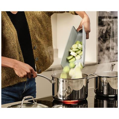 Tagliere Pieghevole Azzurro Chop2pot Plus Multifunzione Per Tagliare Tritare E Servire Base Antiscivolo Resistente Lavabile In Lavastoviglie Design Compatto - Foto 4