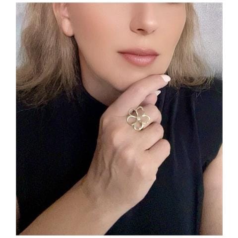 Anello Traforato Con Fiore In Ottone Placcato Oro - Foto 2
