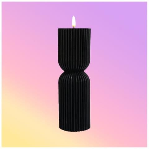 Candela A Led Senza Fiamma Nera A Colonna Rigata - 7,5cm X 23cm - A Batteria - Foto 2