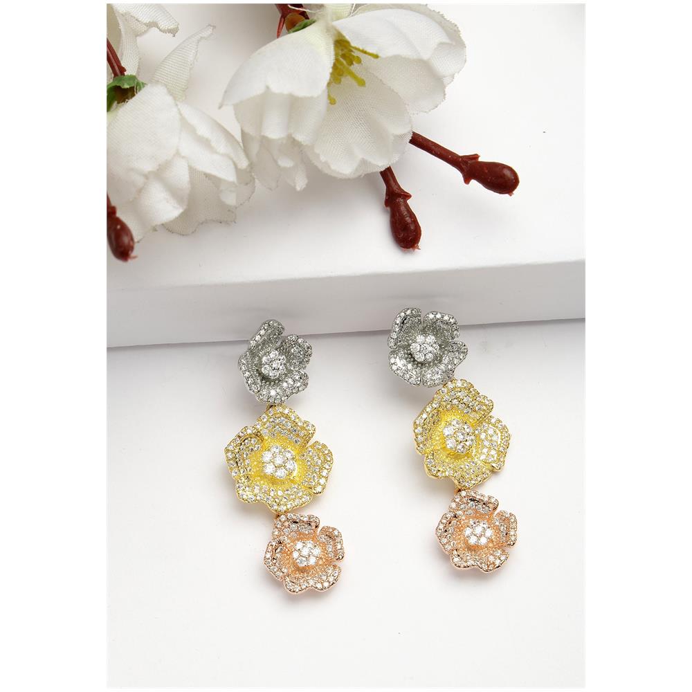 Collezione Diva Orecchini Pendenti Triplo Fiore in Zirconia - Foto 1