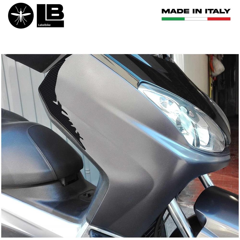 2 Adesivi-Stickers 3D Paraspigoli Compatibili Per X Max Yamaha Xmax 2006-2009 Simil Carbonio - Foto 2