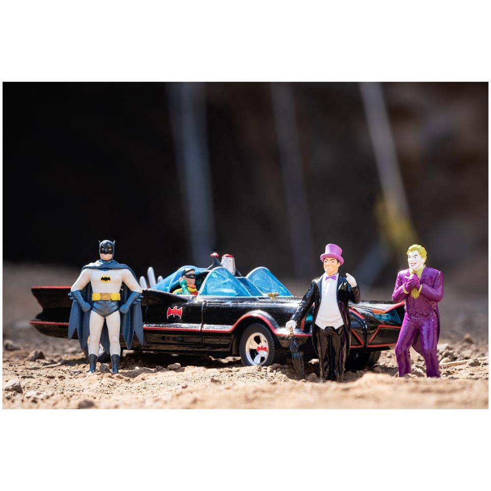 Batmobile 2022 Comic With Batman - Joker - Robin - Pinguin 1:24 - Foto 1