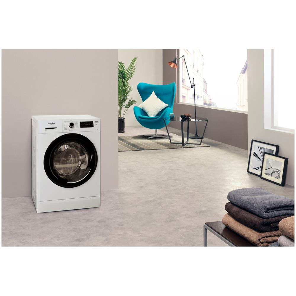 Whirlpool FWSG 61251 B IT N Lavatrice Slim da 6 kg Classe F 1200 giri