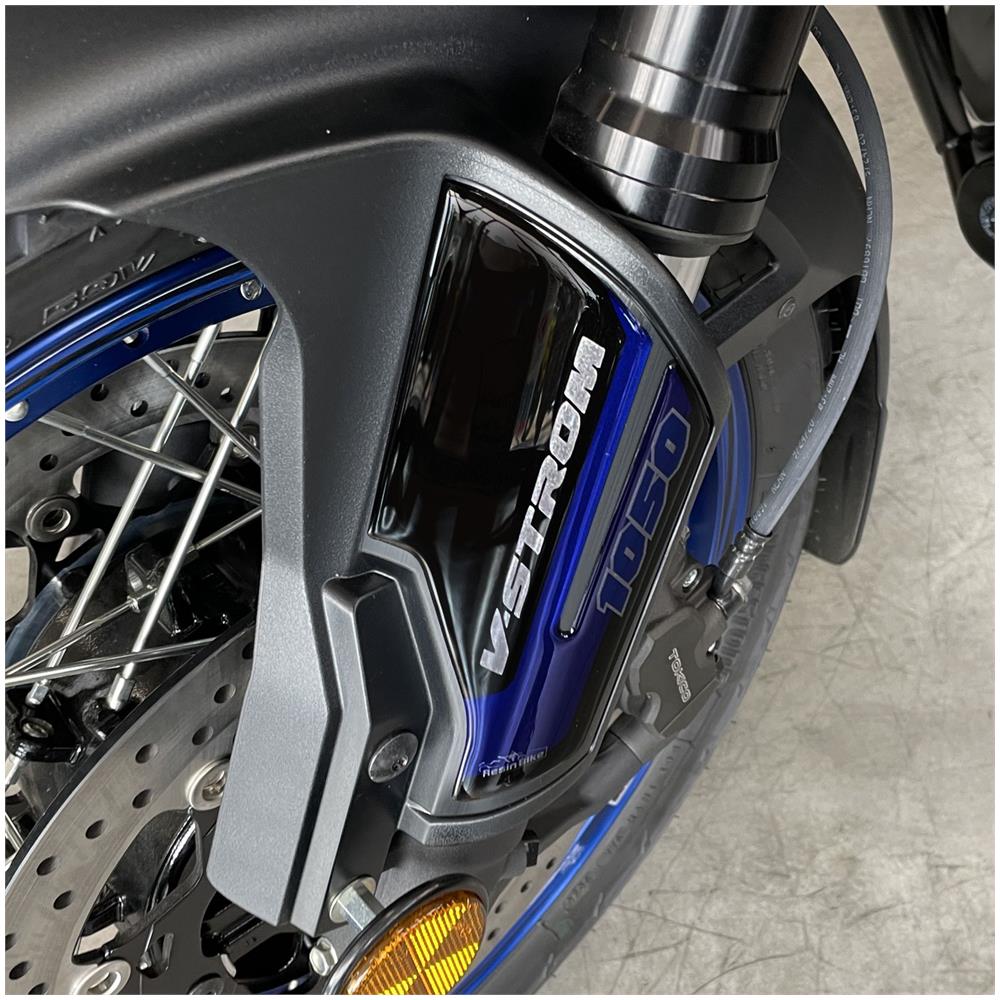Adesivi 3d Per Parasteli Compatibili Con V-strom 1050 Xt Abs Grigio Aspen 2022 - Foto 1