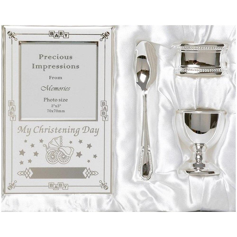 Bella Boxed Argento Placcato Battesimo Day Gift Set - 4 Pezzi Comprende Portauovo Spoon Bambino Photo Frame Tovagliolo Anello In Presentazione Confezione Regalo. - Foto 2