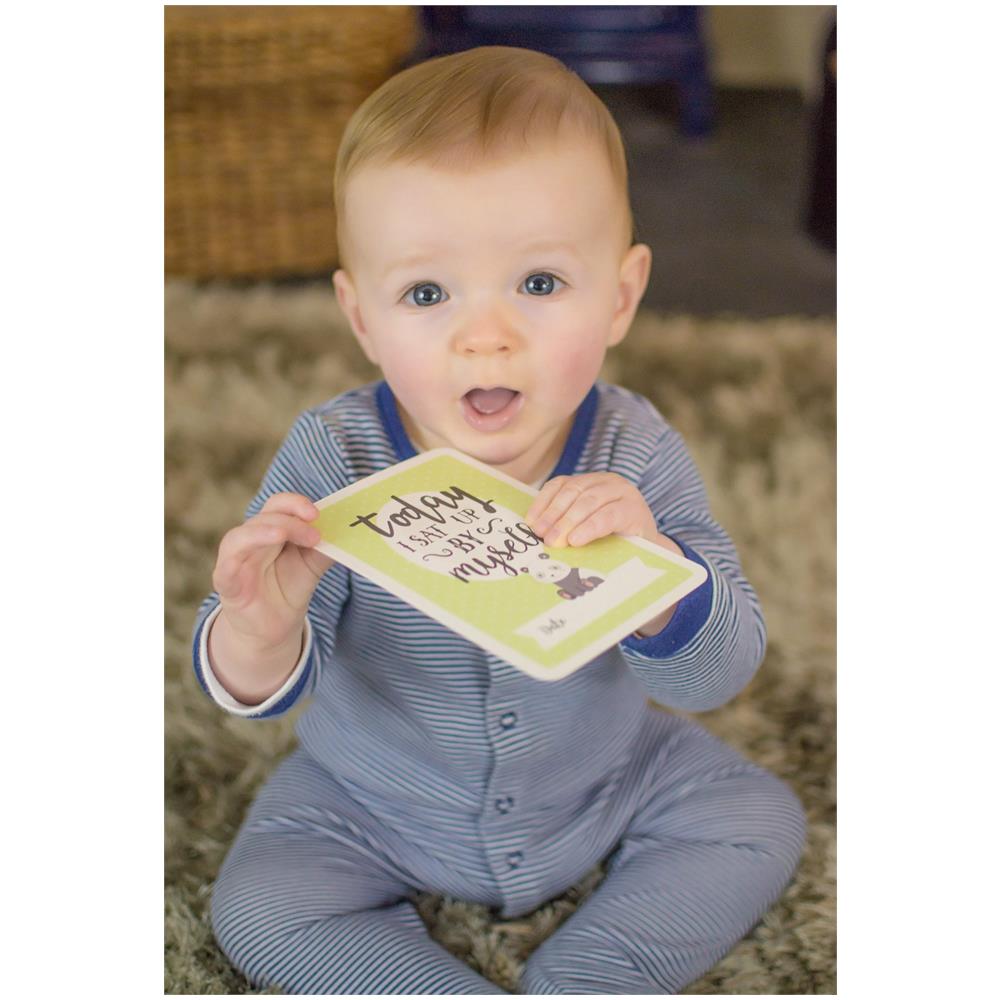 Bambino Milestone Cards Keepsake Box - 40 Unisex Landmark Moment Photo Cards Inclusi Gravidanza Key Et Markers- Perfect Baby Shower Gift Set Con Original Color Pastello Creazioni Di Cosy Riccio - Foto 4