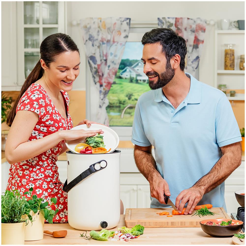 Skaza Bokashi Organko 2 | Recipiente Da Cucina Pluripremiato Composto Da Plastica Riciclata | 9.6 L | Set Iniziale Per Rifiuti Di Cucina E Compostaggio | Con Em Aspersione 1 Kg | Cream White - Foto 2