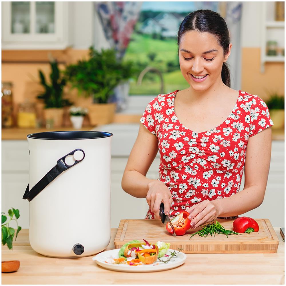 Skaza Bokashi Organko 2 | Recipiente Da Cucina Pluripremiato Composto Da Plastica Riciclata | 9.6 L | Set Iniziale Per Rifiuti Di Cucina E Compostaggio | Con Em Aspersione 1 Kg | Marrone Beige - Foto 2