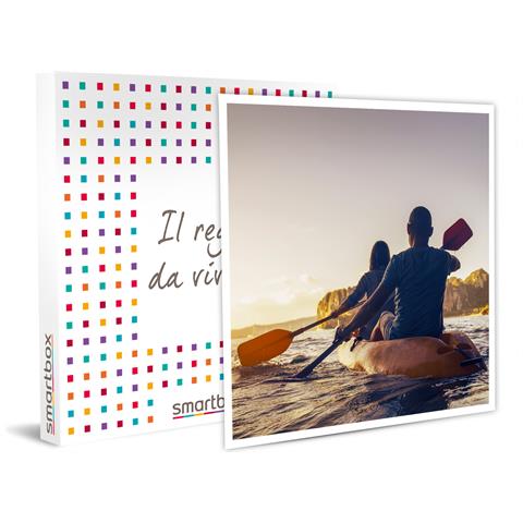 Image of Cofanetto Per Uomo - Romantica Escursione Notturna In Kayak Alla Scoperta Di Capri Per 2 Persone - Idee Regalo Originale Per Lui