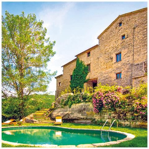 Image of Cofanetto Regalo Coppia - Soggiorno Da Fiaba: 2 Magiche Notti Con Aperitivo E Cena Al Castello Della Pieve - Idee Regalo Originale