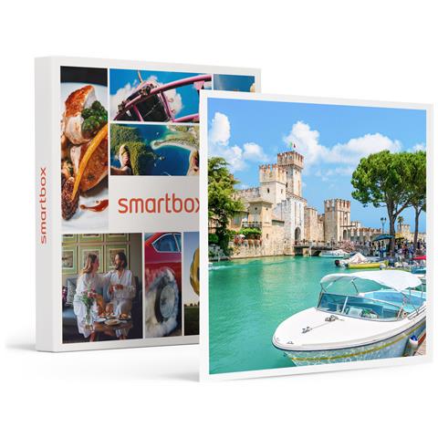 Image of Cofanetto Regalo Per Uomo O Donna - Tour Dei Castelli Scaligeri Sul Lago Di Garda Con Degustazione Vino Per 2 Adulti E 1 Bambino - Idee Regalo Originale