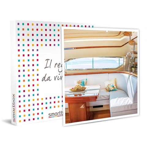 Immagine di  Cofanetto Regalo Coppia - 1 Notte Di Lusso In Yacht Con Romantica Cena Ormeggiati In Porto - Idee Regalo Originale