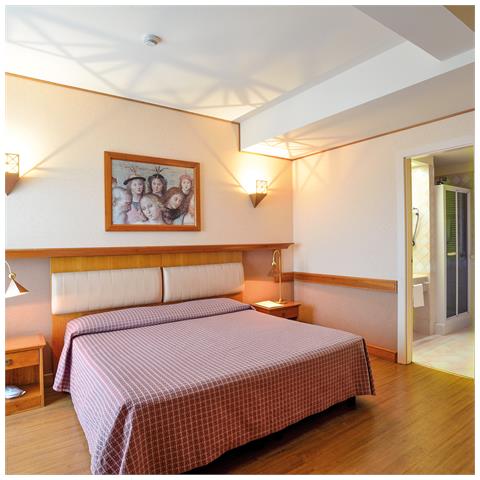 Immagine di  Cofanetto Regalo - Alla Scoperta Di Perugia: 1 Notte Con Colazione Per 2 Persone In Hotel 4* - Idee Regalo Originale