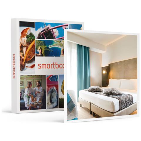 Image of Cofanetto Regalo Coppia - Benessere A Quattro Stelle: 1 Notte Con Massaggio In Hotel 4* A Mestre - Idee Regalo Originale