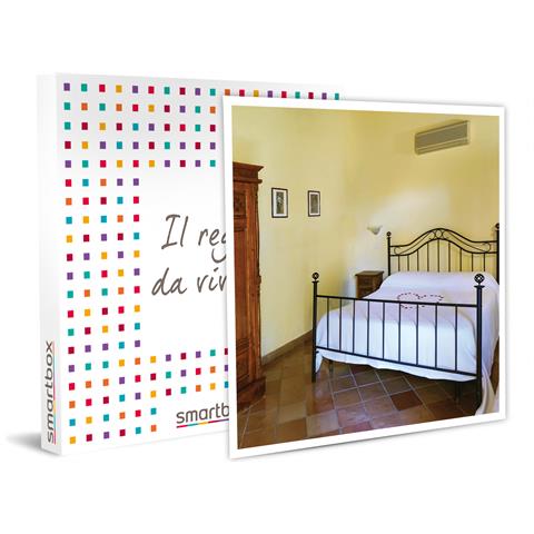 Image of Cofanetto Regalo Coppia - Fuga In Un Borgo Termale: 1 Notte Con Percorso Spa, Spumante E Accessi Alle Terme Acqua Pia - Idee Regalo Originale