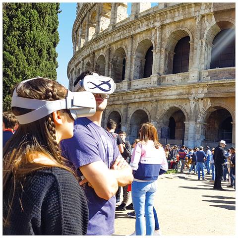 Image of Cofanetto Regalo - Esperienza In Vr Al Colosseo E Visita Guidata Per 2 - Idee Regalo Originale