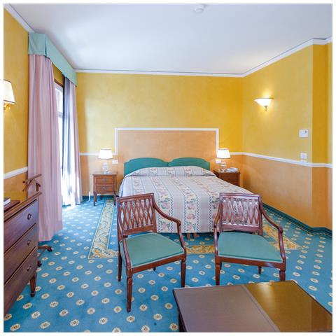 Immagine di  Cofanetto Regalo Coppia - 2 Notti Al Grand Hotel Tamerici Di Montecatini Con Spa, Cena E Sconto Per Campo Da Golf - Idee Regalo Originale